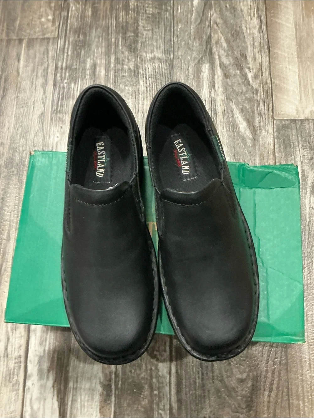 Eastland Black Slip-On Leather Loafers Size 7